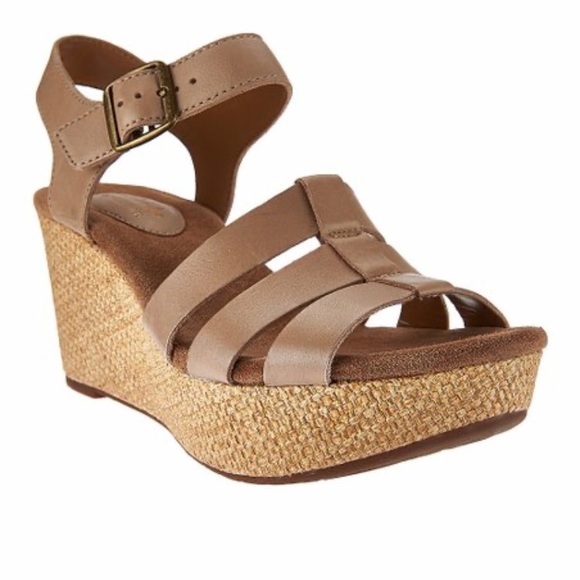 Clarks Shoes - Clarks Sand Caslynn Harp Wedge Sandal
